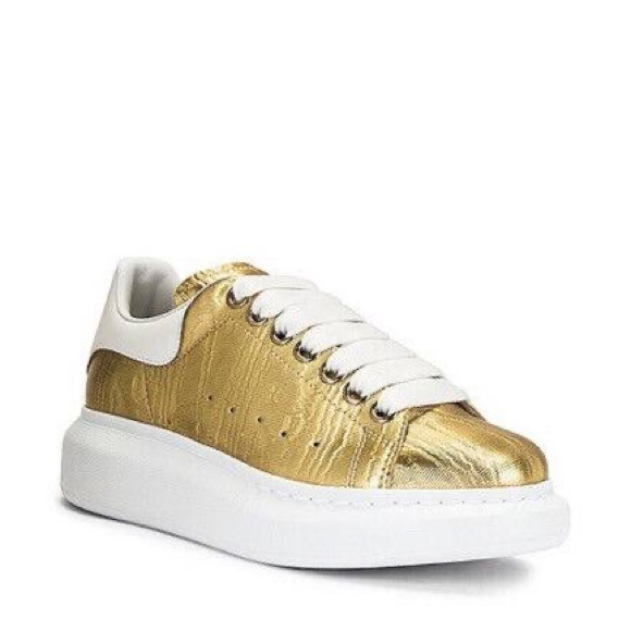 Alexander McQueen Shoes - Alexander McQueen gold sneaker